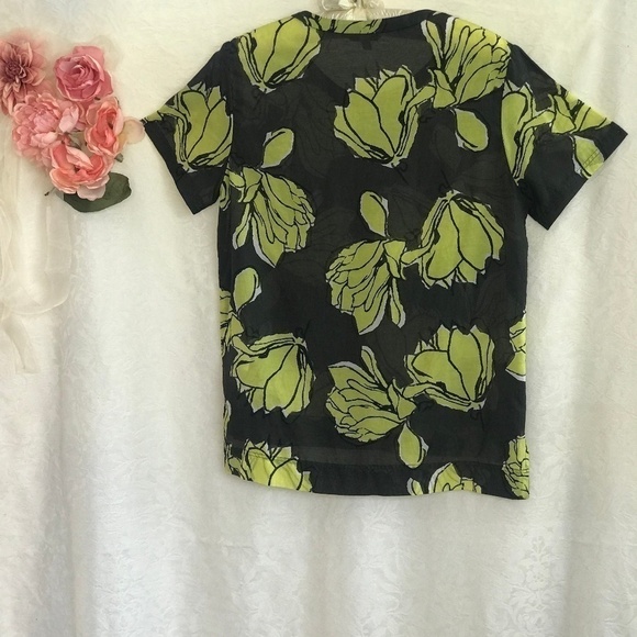 *4/$20* Gap Sheer Gray And Yellow Flower Blouse - Picture 2 of 4